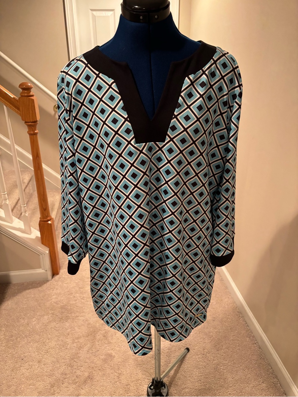 Anne Klein Blue and Black Geometric Long-Sleeve Tunic Dress